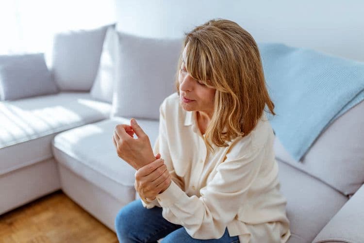 Understanding Rheumatoid Arthritis: Causes, Symptoms, and Treatments