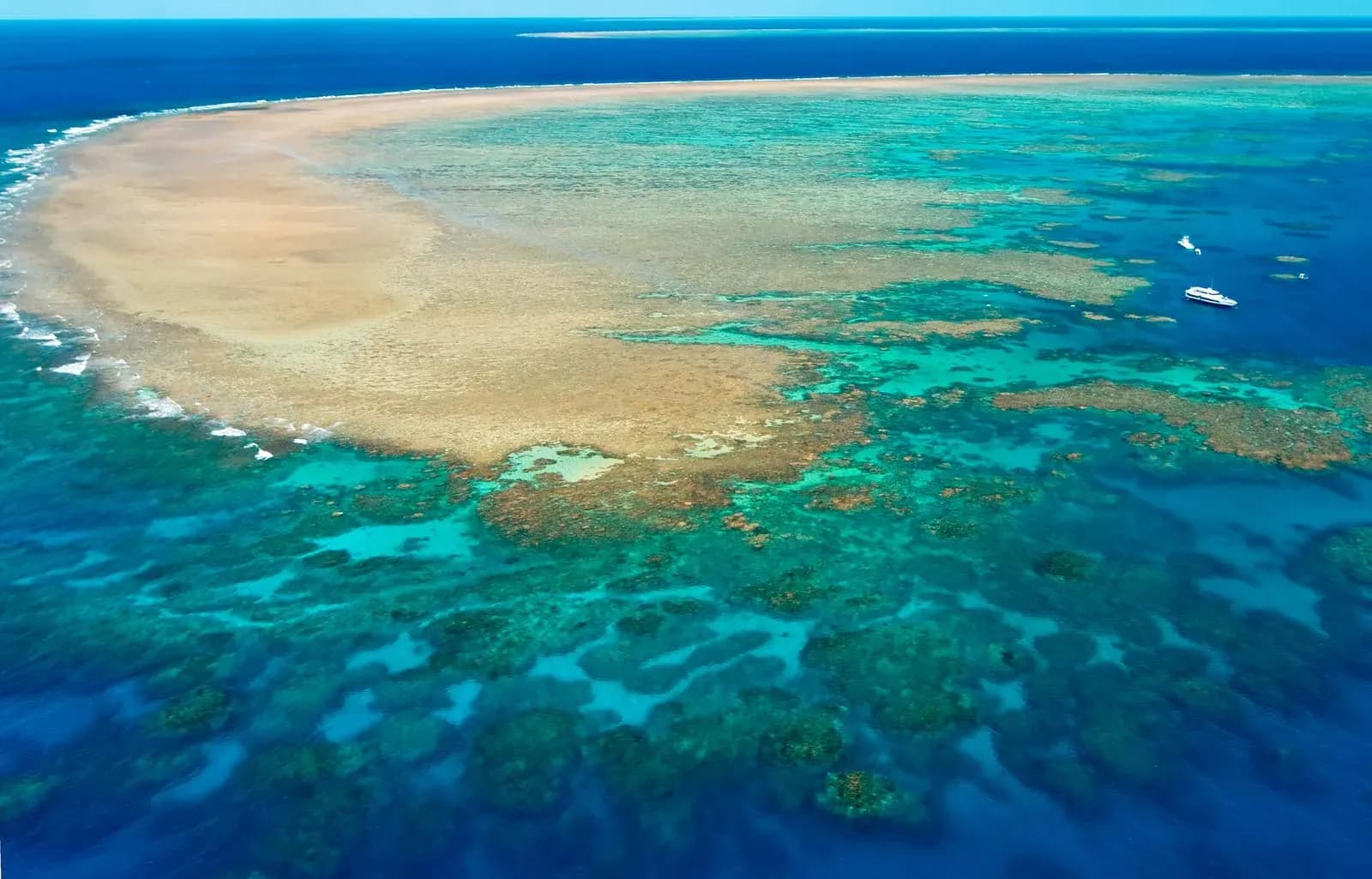 view-Great-Barrier-Reef-Australia-coast.webp